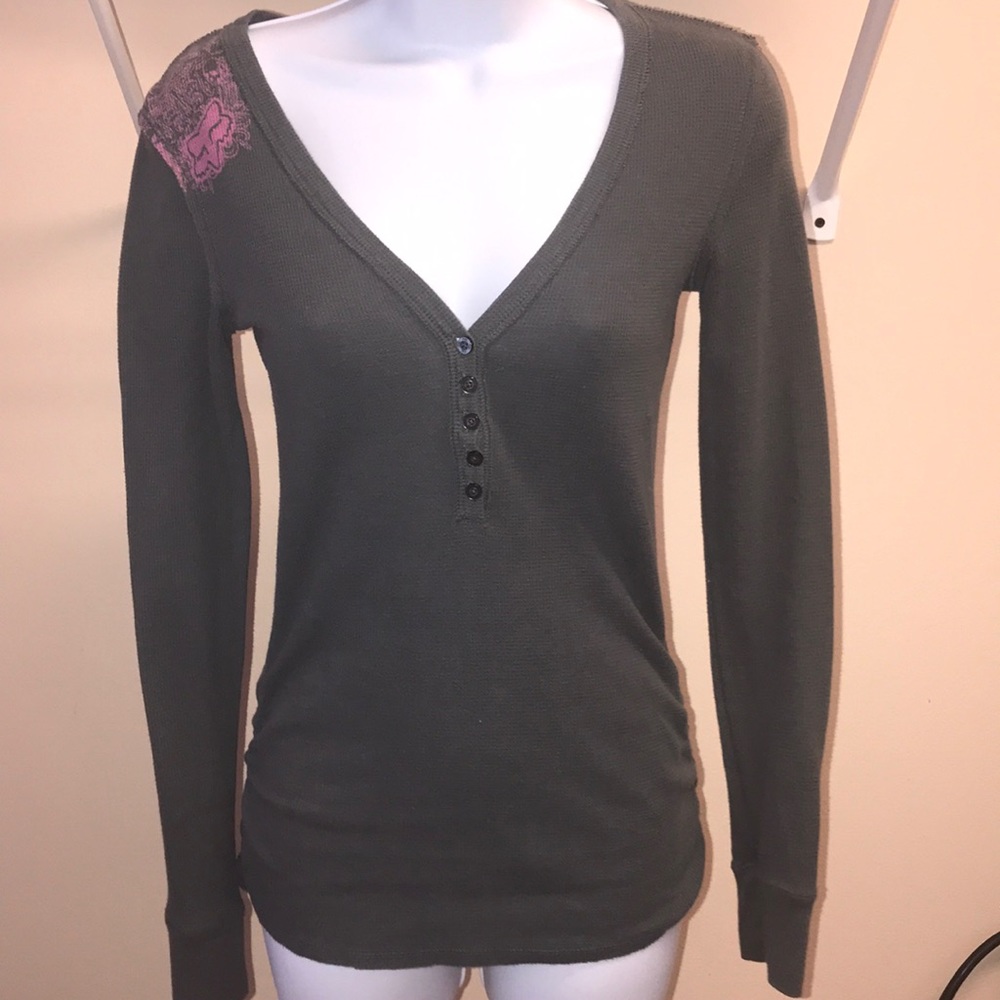 Gray and pink V-neck fox sweater